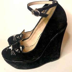 Cat embroidered velvet high heel wedges